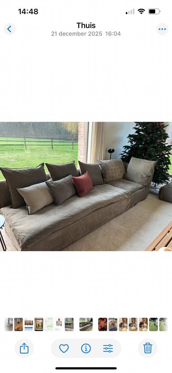 Image 1 of Maison de Vacances sofa