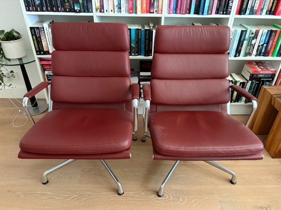Image 1 of 2 x Vitra Eames EA216 fauteuils