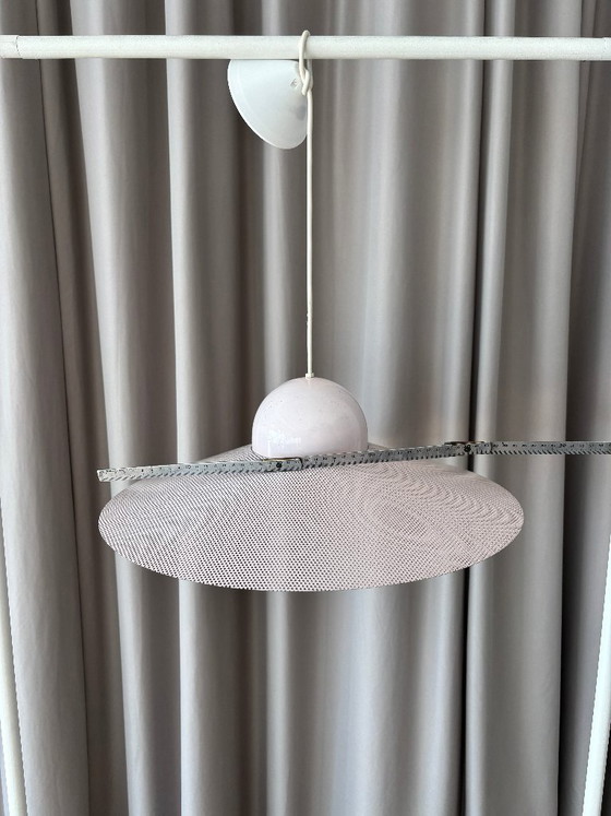 Vintage IKEA LYRIK hanglamp | Geperforeerd zachtroze | 1984 Scandinavisch – Hanglampen, Metal (photo 13 of 13)