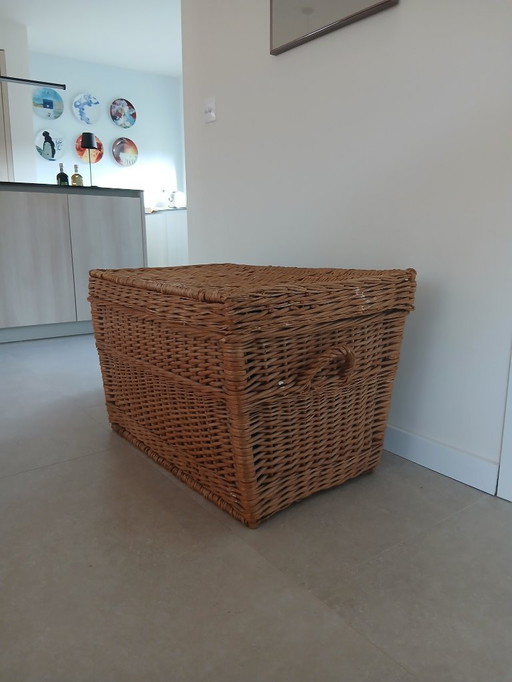 Large wicker storage basket - 81x51x50 cm