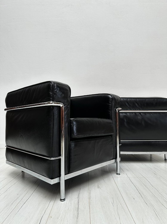 Image 1 of Poltrona LC2 vintage in pelle di Le Corbusier, Pierre Jeanneret e Charlotte Perriand per Cassina, anni '90