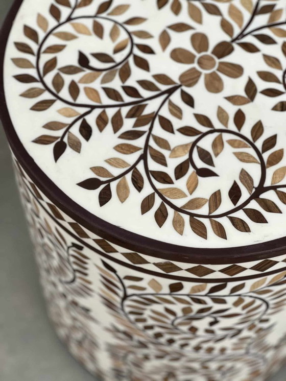 Image 1 of Cilindrische bijzettafel van hars – Handgemaakt in Marokko | Zylindrischer Beistelltisch aus Kunstharz