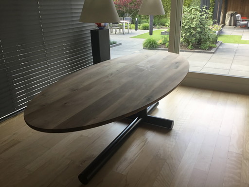 Dining room table, Pilat and Pilat, Tom oval walnut