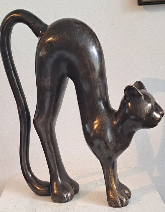 Image 1 of Scultura in bronzo di un gatto con la schiena alta
