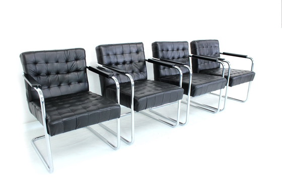 Image 1 of As new, Set of 4 Bauhaus Cantilever armchairs (Freischwinger) with premium leather and chromed tubular steel frame, 1a restored
