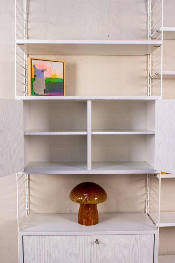 Image 1 of Buffet vintage original Nisse String Shelf blanc style milieu du siècle