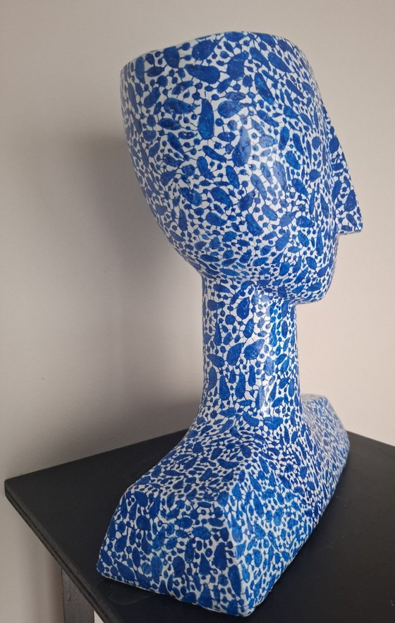 Image 1 of cabeza de mujer abstracta