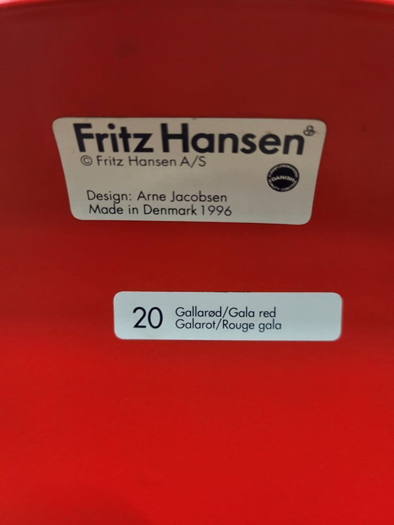 Image 1 of 1x sedia a farfalla Fritz Hansen, rossa, 1996