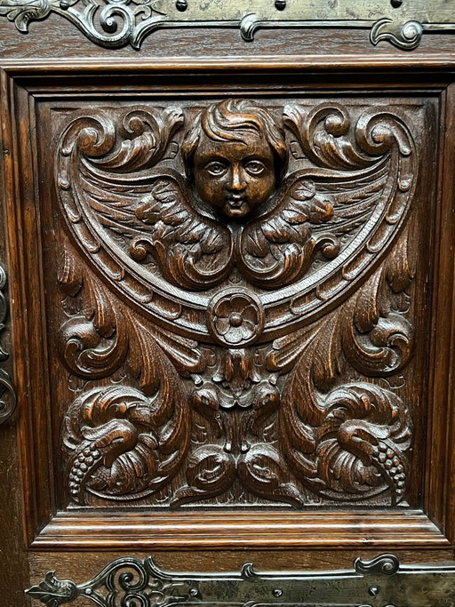 Renaissance style cabinet. – buffetkasten (photo 2 of 8)