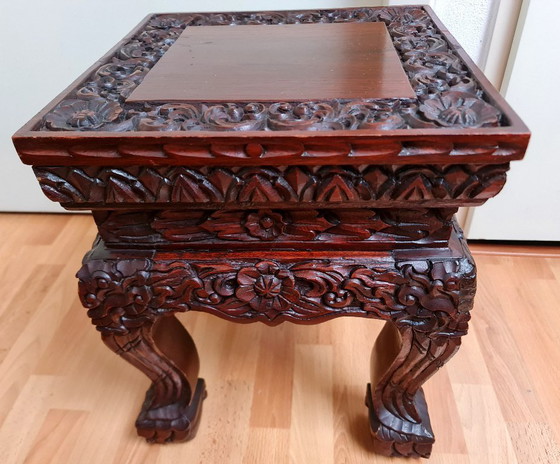 Image 1 of Aziatische bijzettafel plantentafel gekerfd hout vintage