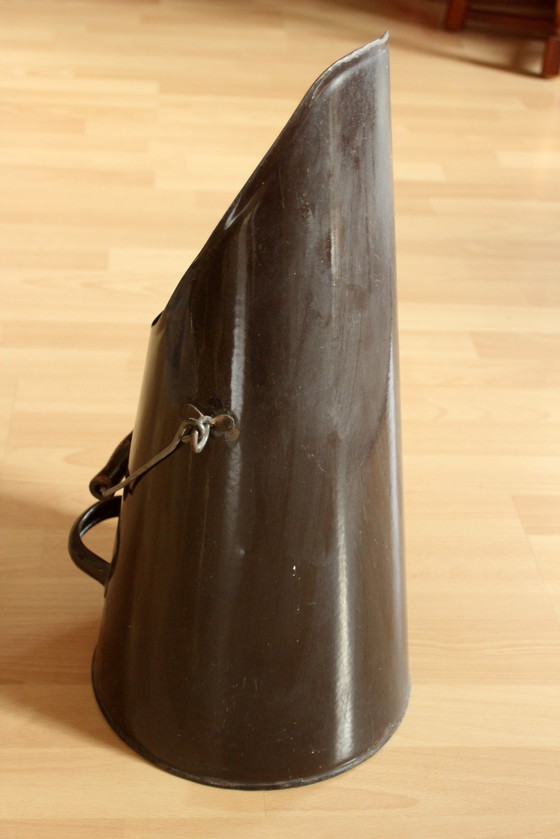 Image 1 of 1950S Charbonnier Métal Émaillé Avec Poignée En Bois - Porte Parapluie - Vase de Base - Vintage