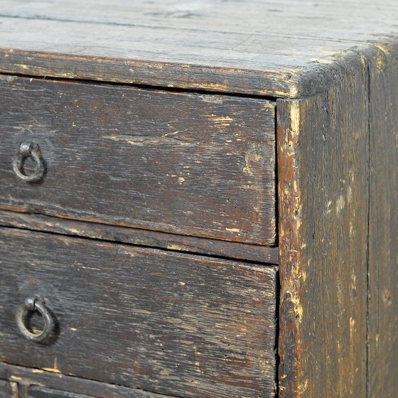 Antique Japanese small chest of drawers, circa 1900 – Iron, Wood (photo 8 of 12)