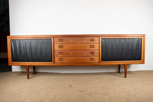 Extra long Danish enfilade in teak, oak and skai, 280 cm, by Arne Hovmand-Olsen 1960.