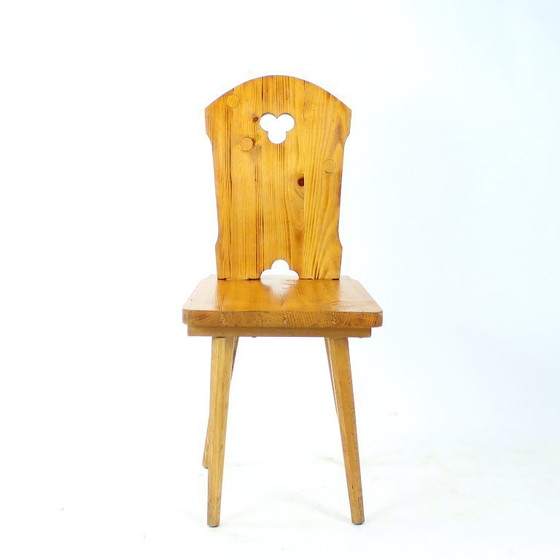 Image 1 of Chaise de salle à manger en bois de style folklorique, Tchécoslovaquie, années 1970