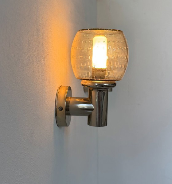 Image 1 of Coppia di applique vintage, metallo cromato e vetro a bolle, Francia, 1960