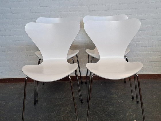 Fritz Hansen Dining set by Arne Jacobsen – Metal, Wood, Vintage (photo 12 of 18)
