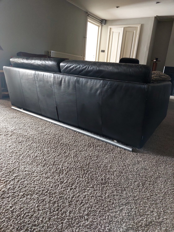 Image 1 of Montis Bank