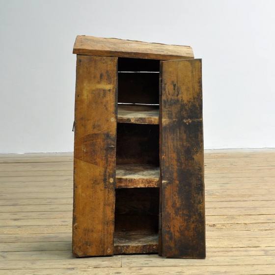 Armoire en bois de style primitif, vers 1930 – Meubles de rangement, Iron, Wood (photo 4 of 13)