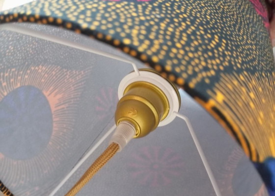 Image 1 of Lampada a tubo in tessuto etnico di cera - creazione unica