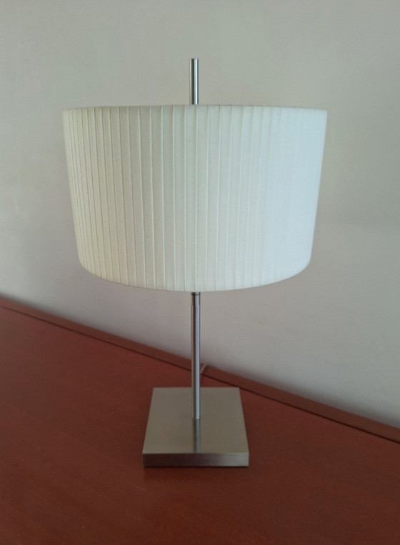 Image 1 of Lampada da tavolo Philips Lirio Design