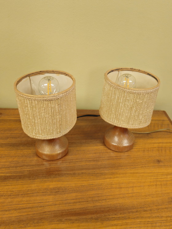 Image 1 of Due lampade da comodino in legno vintage, lampade da tavolo, lampade, luci