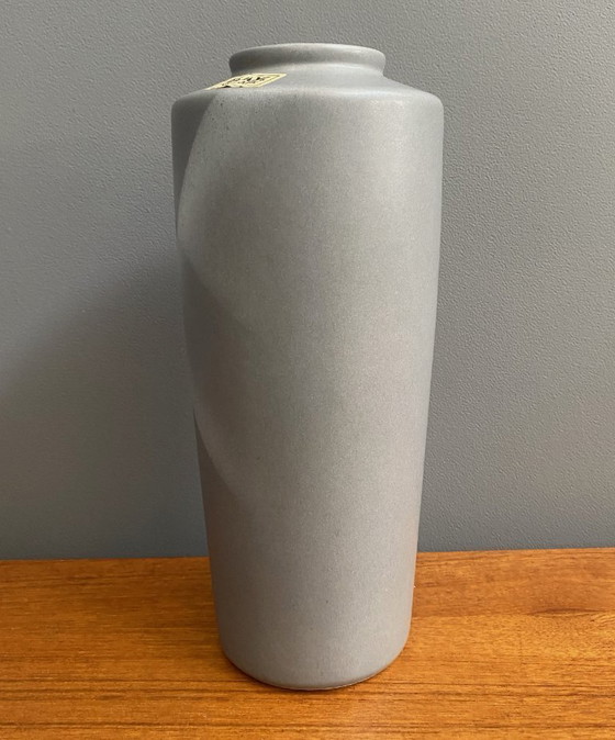 Image 1 of Modernist Vase by Bay  model 690 25 1970s WGP 