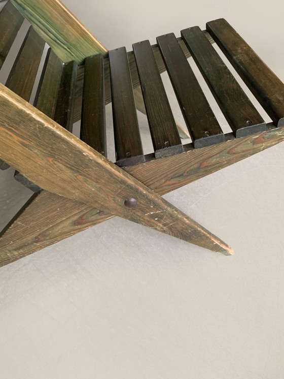 Image 1 of Opklapbare lattenstoel (schaarstoel)  uit het midden van de 20e eeuw