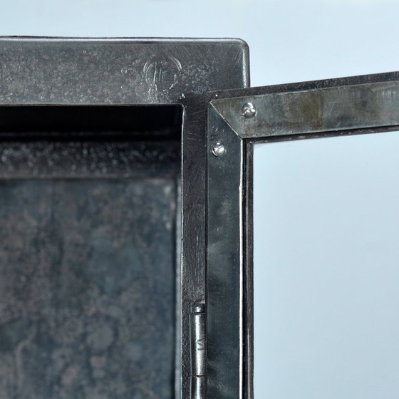 Image 1 of Mobiletto medico in ferro lucidato, anni '20