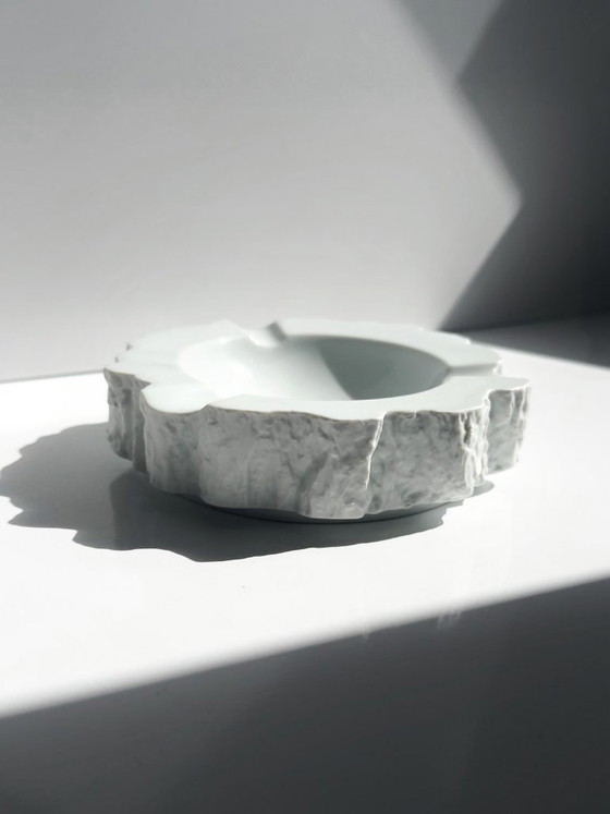 Posacenere vintage in porcellana, porcellana biscuit bianca, design brutalista, anni '70 – Ciotole, Porcelain (photo 5 of 5)