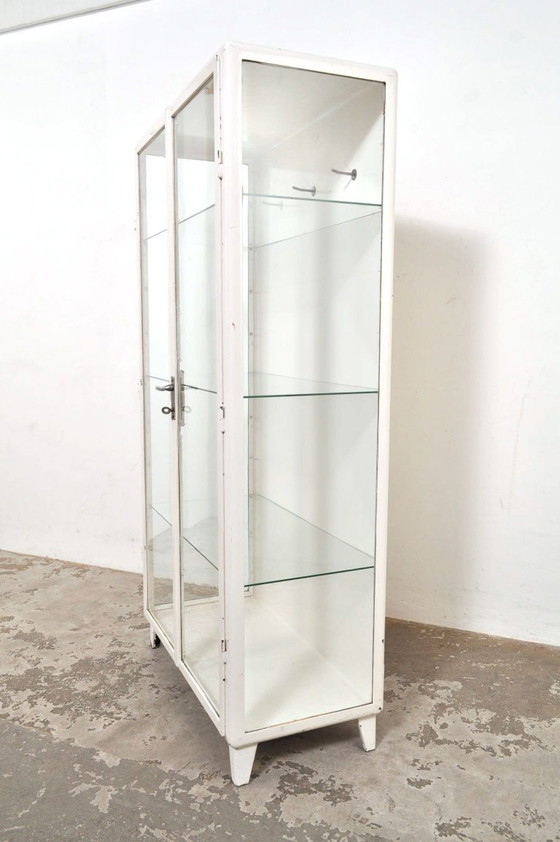 Image 1 of Armadietto / vetrina vintage per farmacia