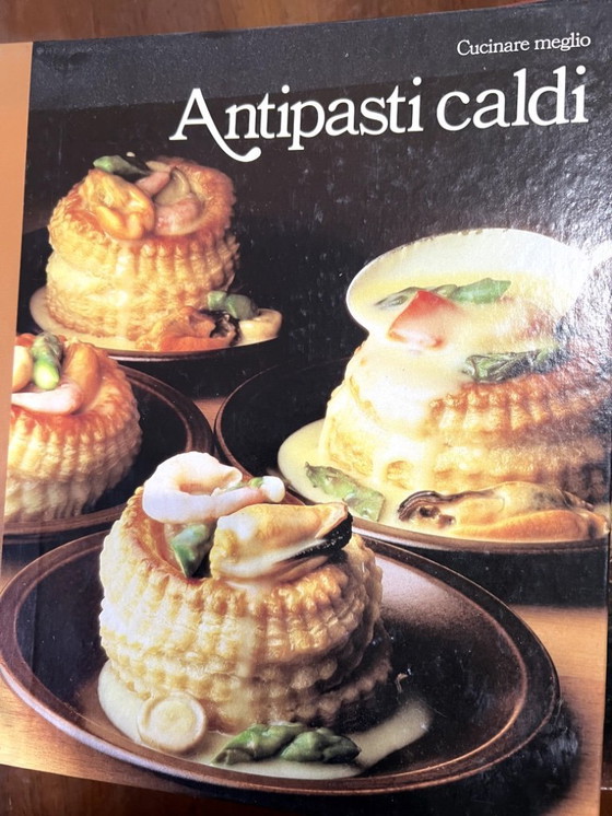 Image 1 of Lotto di 24 volumi di Cucinare meglio di Ermanno Conti, edizione tradotta, pubblicato da Arnoldo Mondadori nel 1983, in italiano