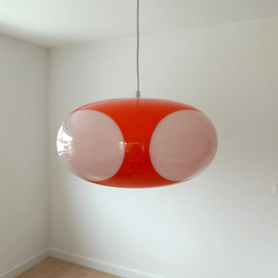 Lampada a sospensione UFO bug-eye arancione/bianca – Massive – Lampade a sospensione, Plastic, Space Age (photo 3 of 9)