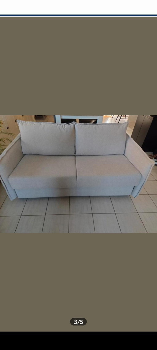 Grijze slaapbank, zo goed als nieuw.