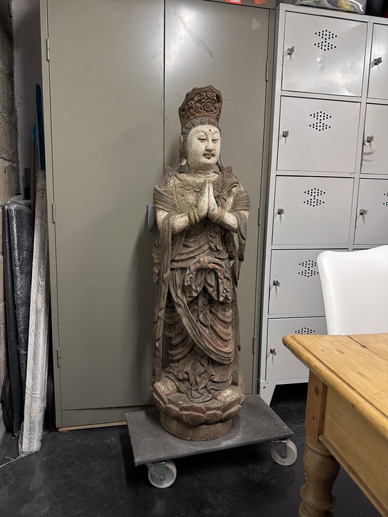 Image 1 of Monumentale, handgeschnitzte chinesische/südostasiatische Tempelstatue aus Holz – Polychromie – 128 cm (Guanyin/Bodhisattva)