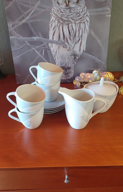 Servizio da caffè vintage in porcellana ceca Thun - 4 tazze, 4 piattini, zuccheriera e lattiera.