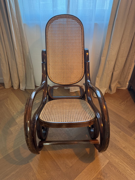 Sedia a dondolo Thonet d'epoca