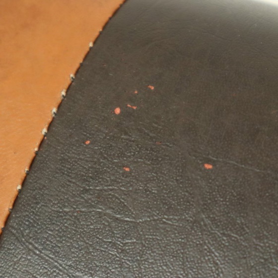 Image 1 of Sgabello quadrato Skai in ecopelle marrone cammello