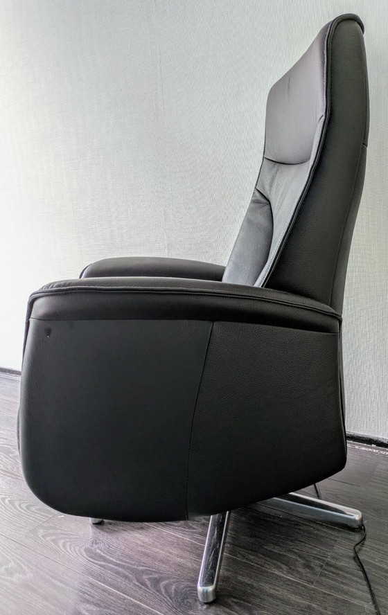 Image 1 of Fauteuil relaxant du futur - NOUVEAU !