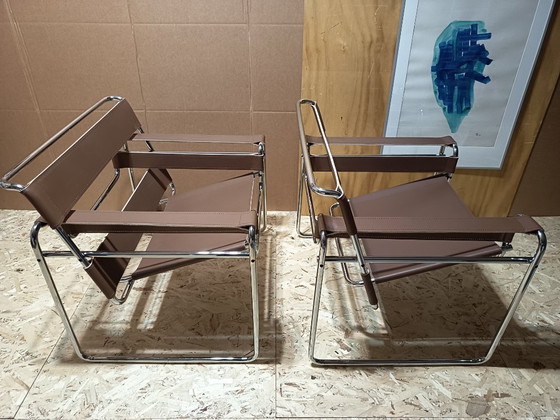 Image 1 of Poltrone Knoll Wassily B3 2 nuove/usate in pelle color noce di Marcel Breuer € 4.400