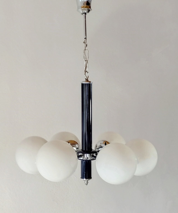 Lustre avec globes en opaline