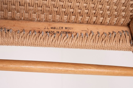 Image 1 of 8x Niels Møller Modelo 75 en roble, década de 1960, Dinamarca