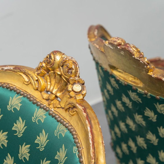 Image 1 of TWEE FAUTEUILS IN LOUIS XV-STIJL IN GOUD MET VINTAGE GROENE STOF