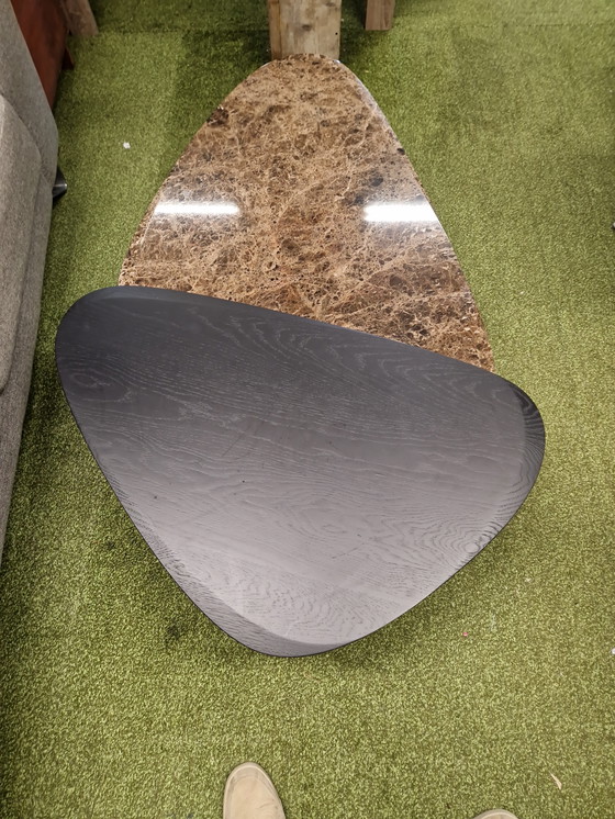 Image 1 of Ensemble de tables basses Leolux Iduno – Marbre Emperador Marron & Chêne Santos