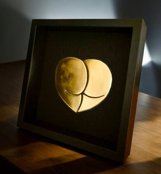 Image 1 of Opera d'arte Love ass in oro 23kt con cornice dorata, edizione limitata