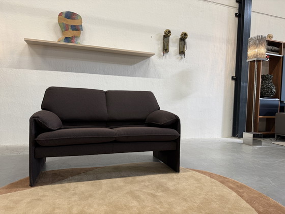 Image 1 of Leolux Bora Beta 2-Sitzer-Sofa, Stoff Tiempo braun