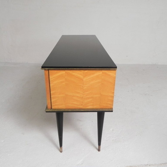 Image 1 of Aparador antiguo con patas cónicas, década de 1950.