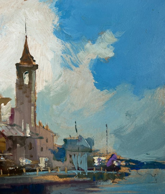 Image 1 of Dipinto a olio originale raffigurante un paesaggio urbano costiero con un porto cittadino affollato.