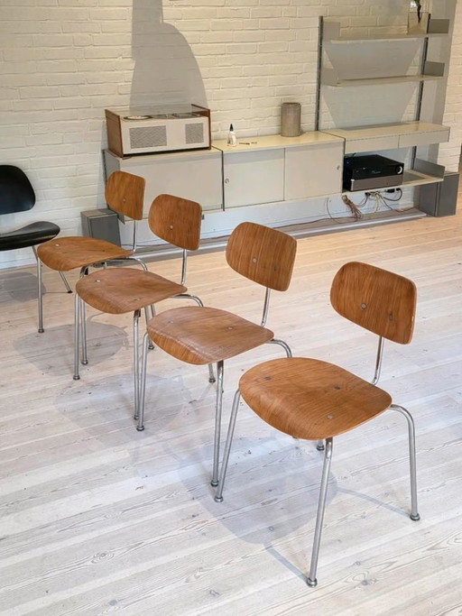 Set aus 4 originalen Egon Eiermann SE68 Stühlen von Wilde + Spieth – Vintage-Stapelstühle, deutsches Mid-Century-Design