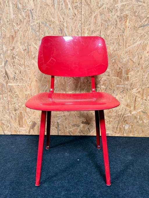 Ahrend de Cirkel Revolt chair