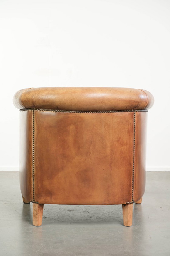 Fauteuil club robuste en cuir de mouton couleur cognac clair, avec clous décoratifs – Wood, Klassiek (photo 4 of 12)
